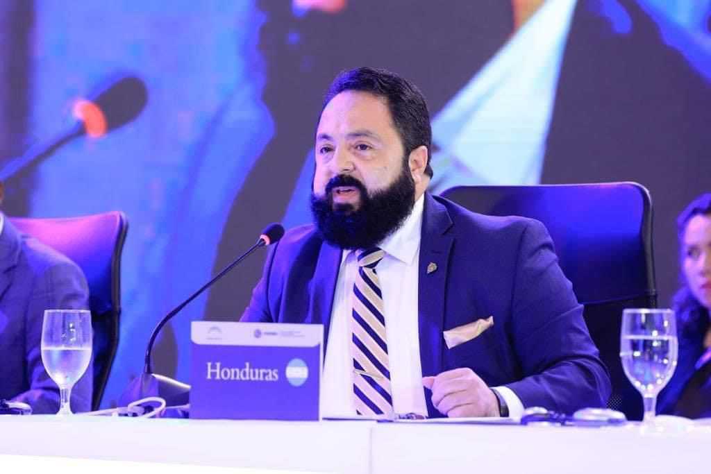 Redondo hace un llamado a la unidad latinoamericana para resolver los problemas de Migración, Seguridad Alimentaria, Medio Ambiente, Comercio y Seguridad